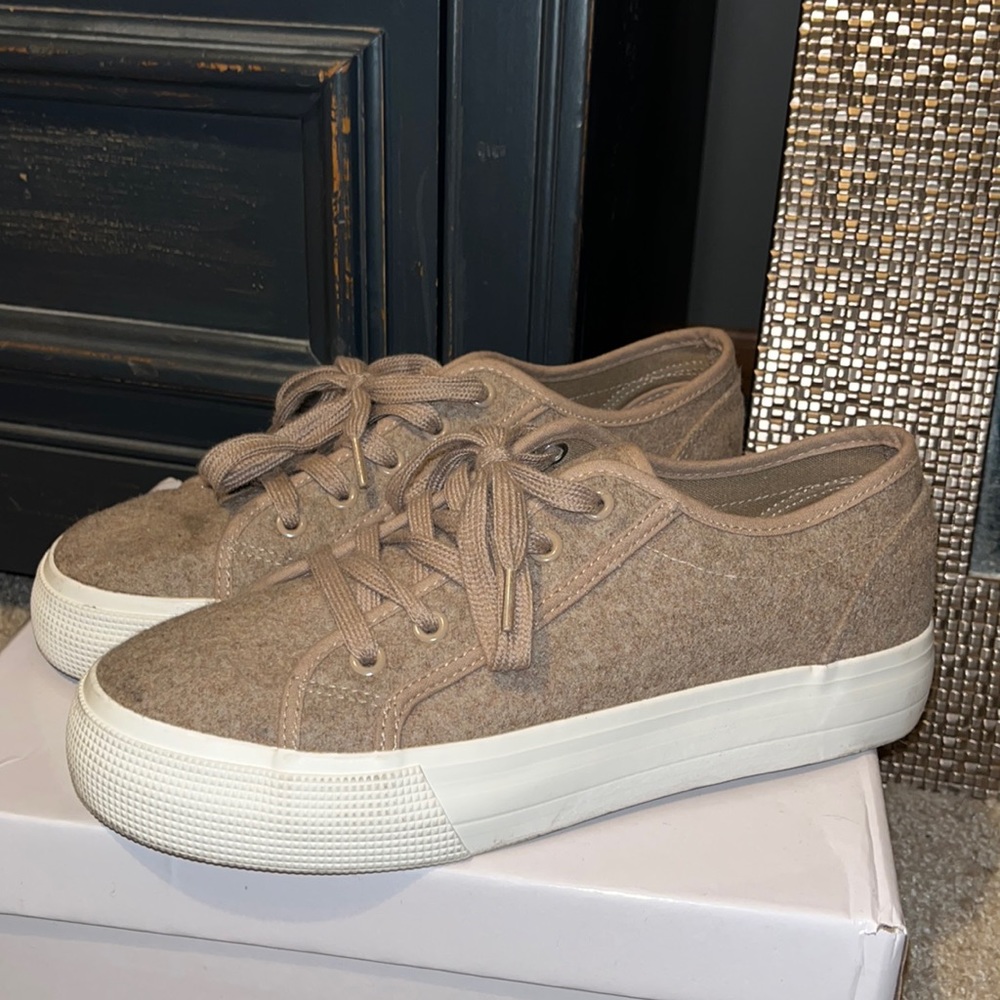 Tan Tie Shoes